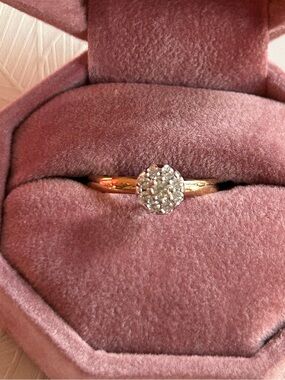 18KT Gold Diamond Cluster Engagement Promise Ring (With Gem Lab Appraisal)